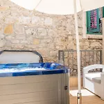 Hrpina Heritage House I Pensjonat Makarska