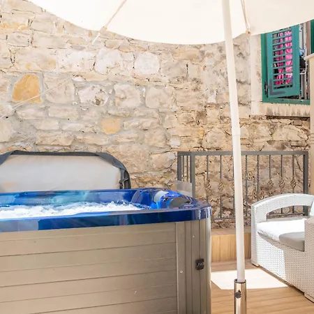 Hrpina Heritage House I Gæstehus Makarska