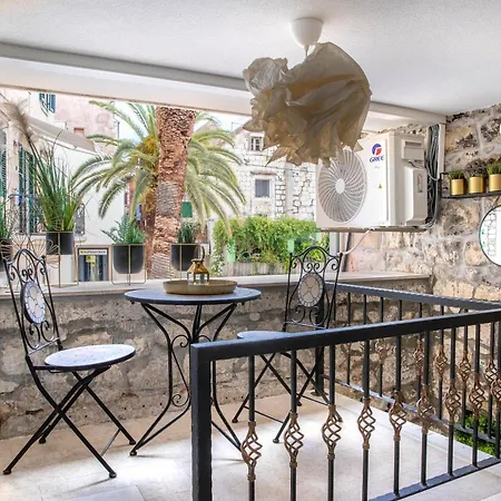 Hrpina Heritage House I Pensjonat 3*